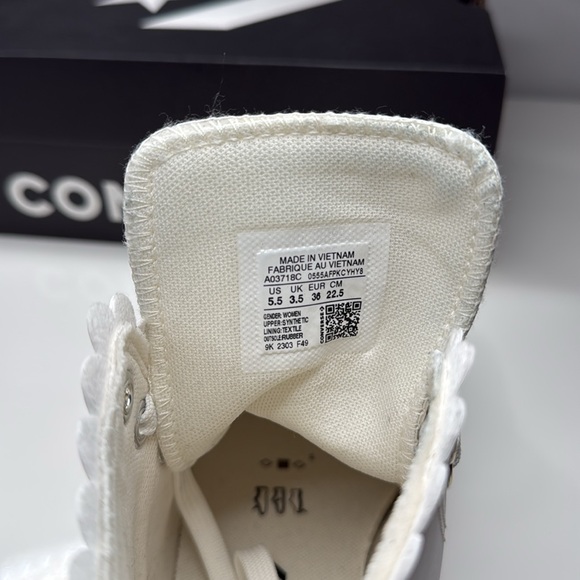 Converse Chuck Taylor All Star Mono White High Top Sneakers Shoes (A03718C) - Picture 7 of 14